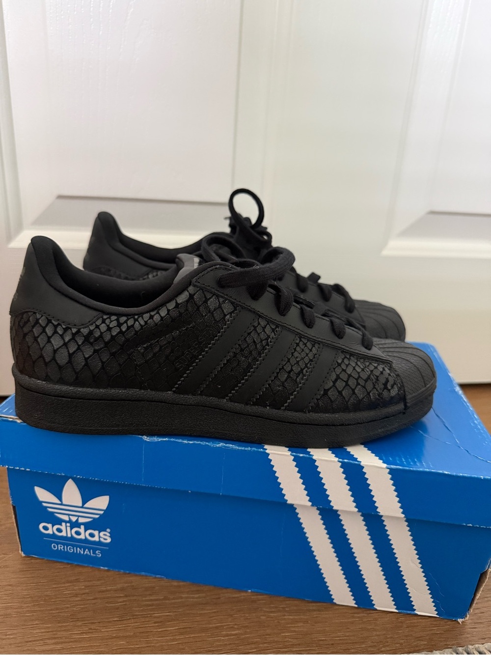 adidas Black on black snakeskin superstar NIB